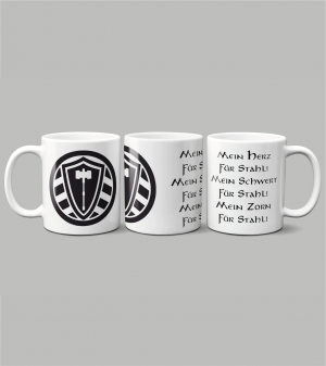Tasse Schwert Herz Zorn mit Stahllager-Logo und Schlachtruf "Mein Herz für Stahl! Mein Schwert für Stahl! Mein Zorn für Stahl!" auf weißer Tasse