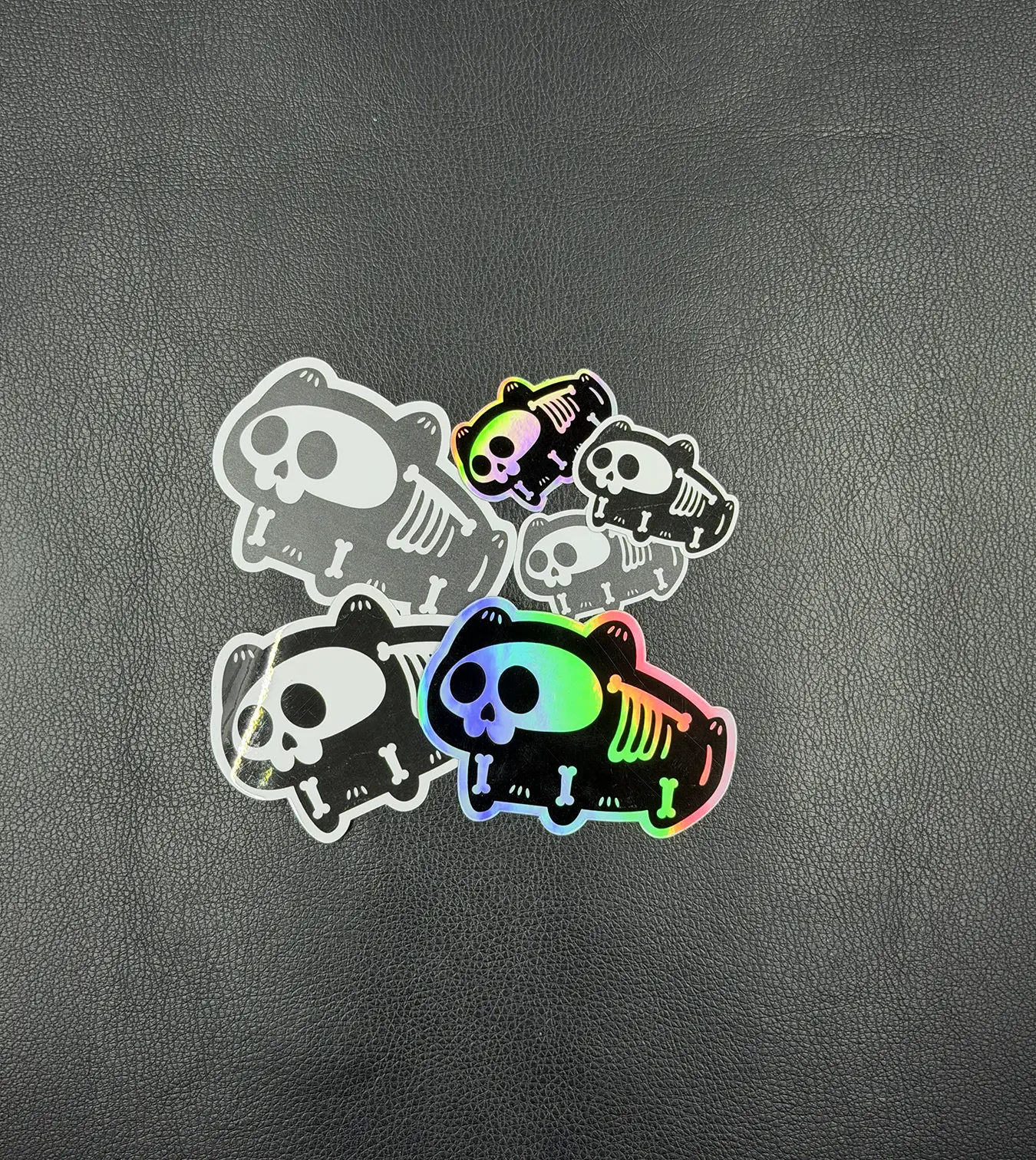 Stickersammlung von Skeletthamstern in zwei Größen und drei Finishes