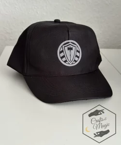 Schwarze Cap mit Stahllager Logo